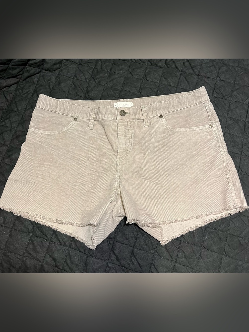 Like New - Carve Designs Oahu 4” Corduroy Shorts - Gray